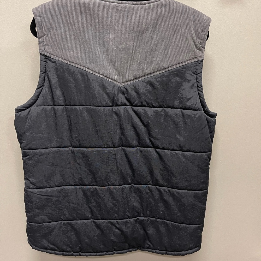 Moonshine spirit Men's Dark Gray Quilted Vest - Picture 4 of 6
